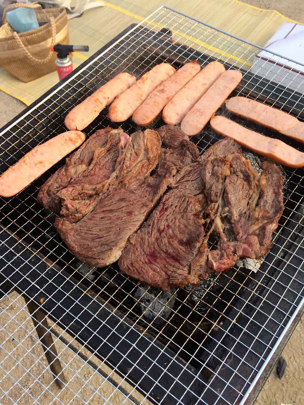 在首爾不去烤肉店，來燒烤場自己烤！：蘭芝漢江公園露營場