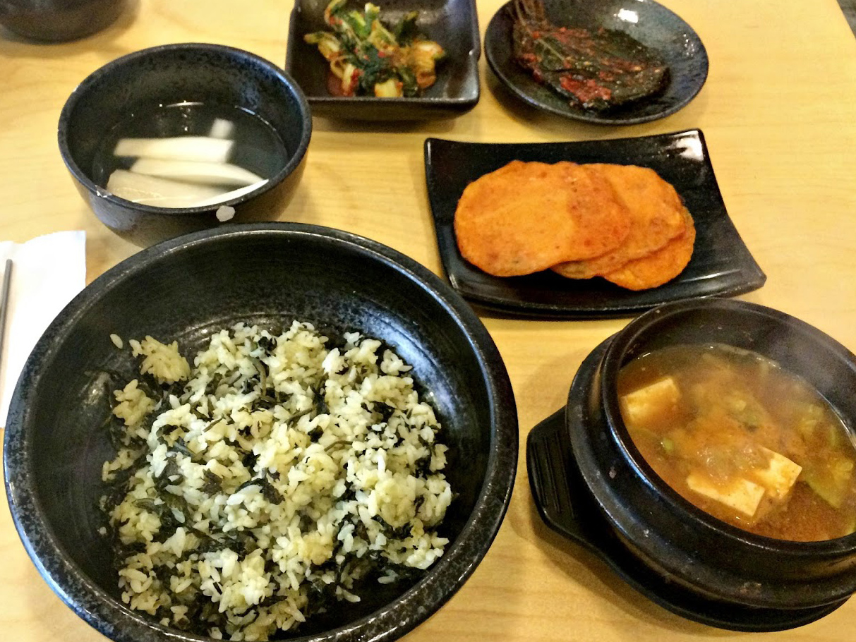 「韓國。美食」一人簡單野菜飯餐：弘大O ngdalsem 옹달샘