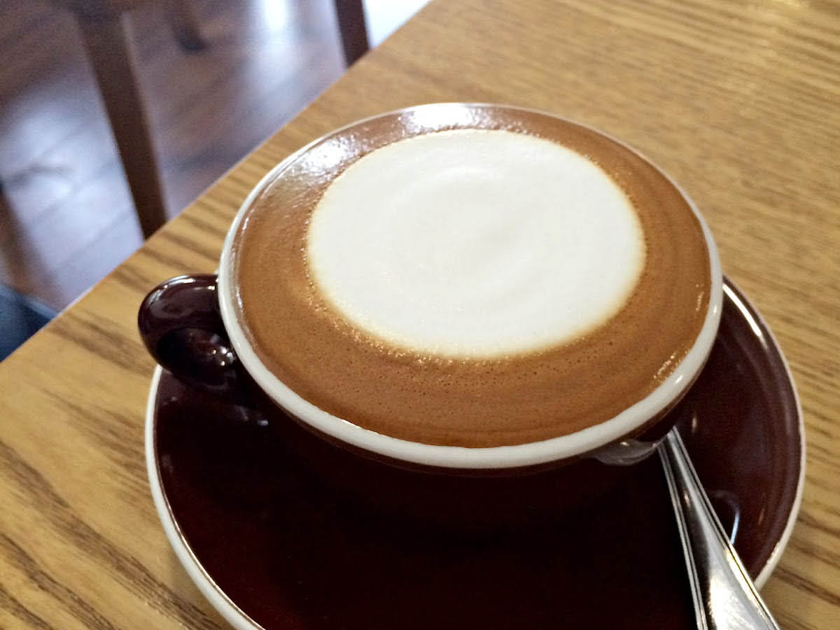 「韓國。咖啡」超綿密香甜奶泡，才是咖啡的主角：弘大MILLO COFFEE ROASTERS
