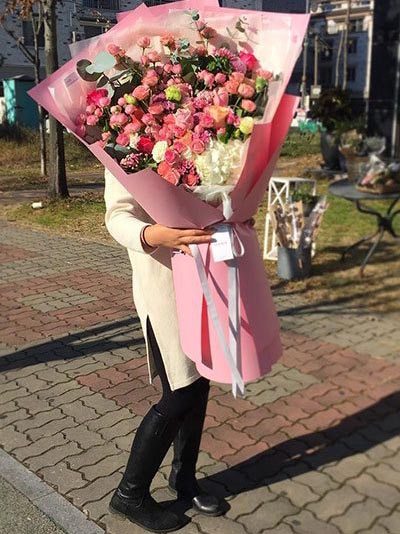 【韓國流行】人一樣高的巨型花束